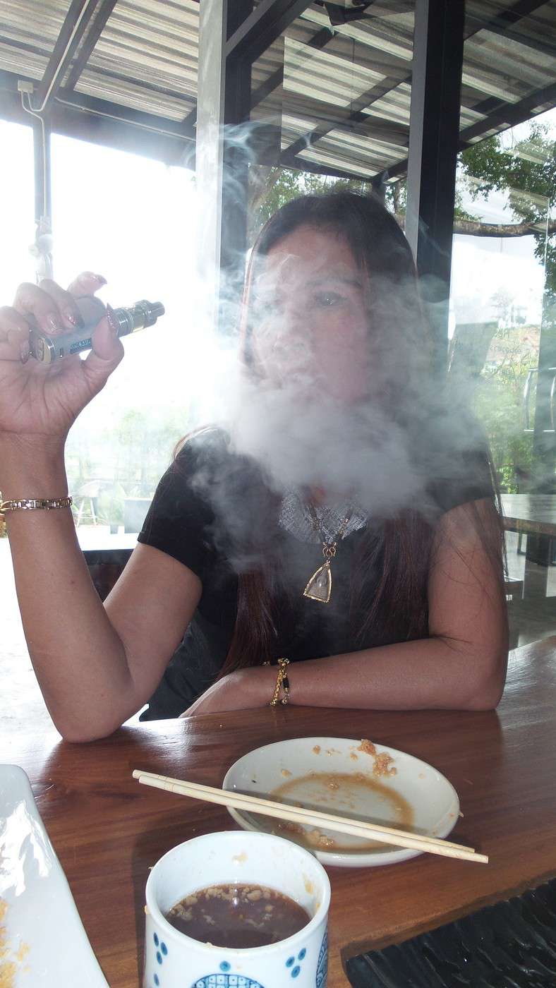 elfbar nachfüll pod läuft aus Les cigarettes électroniques restent illégales en Thaïlande en 2026 main image 0