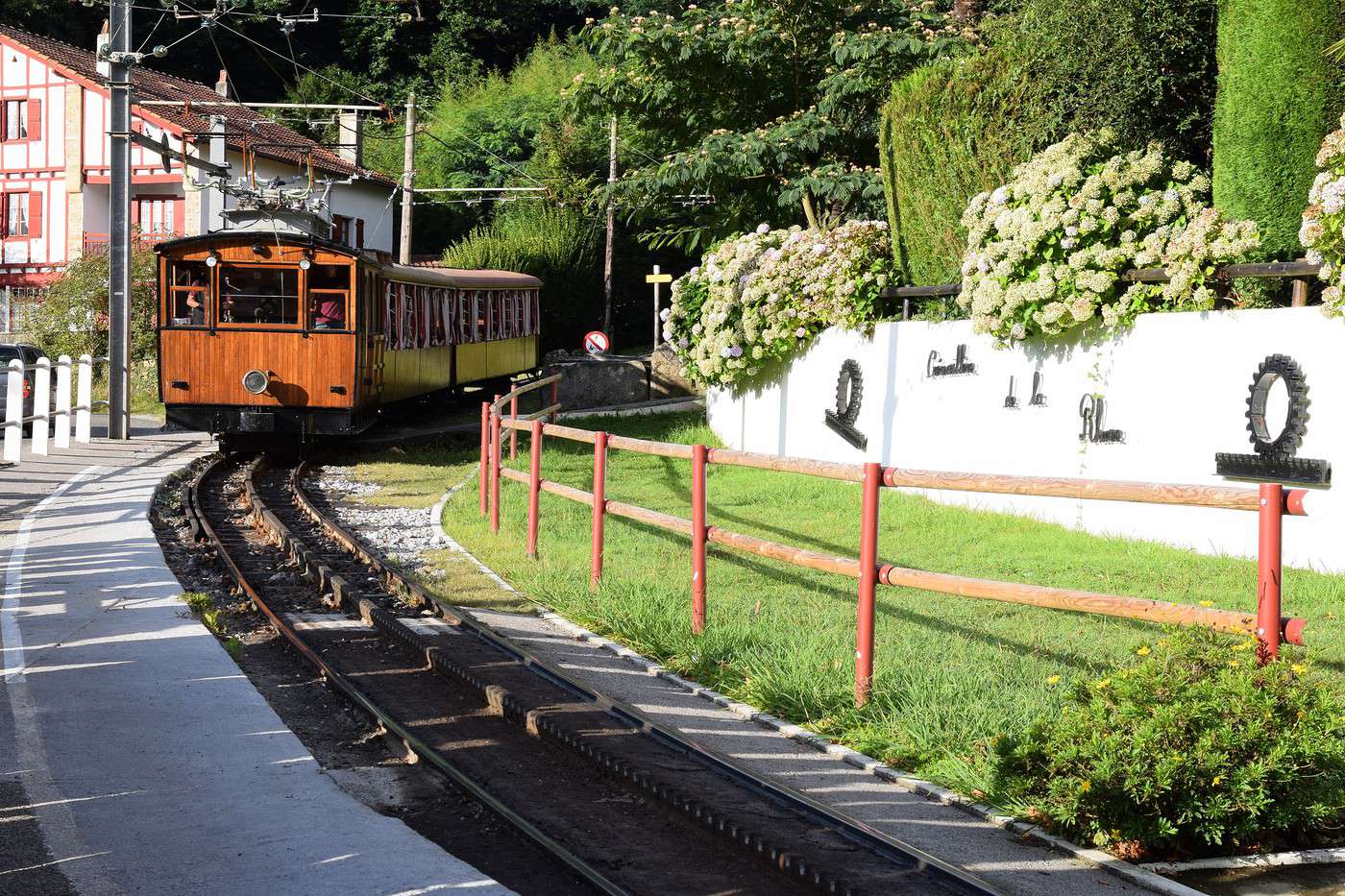 Petit train de la Rhune, Sare, Pyrénées-Atlantiques, France Petit train de la Rhune, Sare, Pyrénées-Atlantiques, France