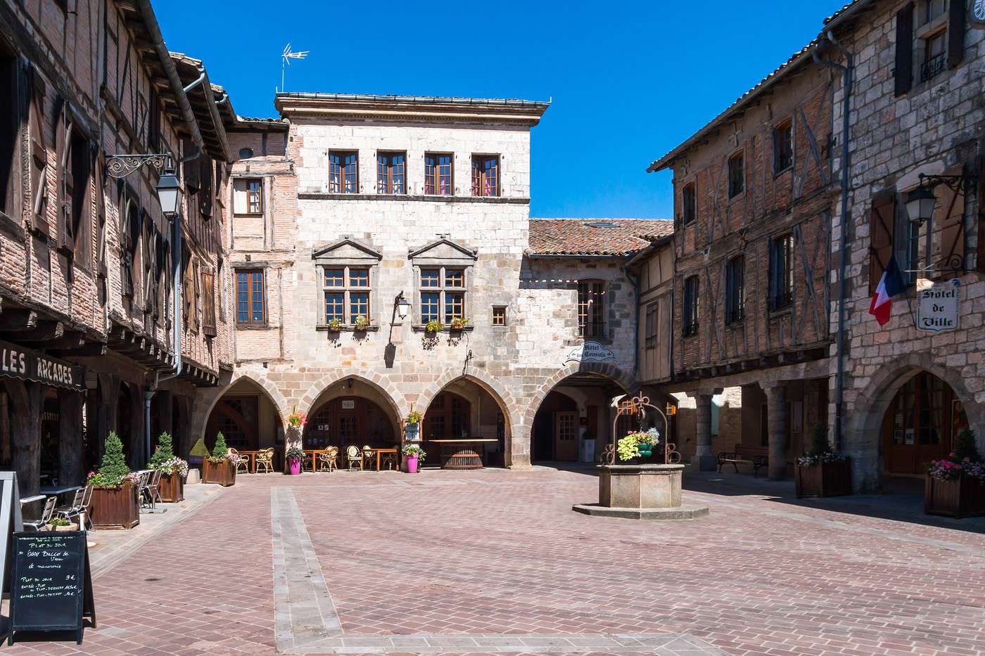 Castelnau-de-Montmiral, Tarn, France