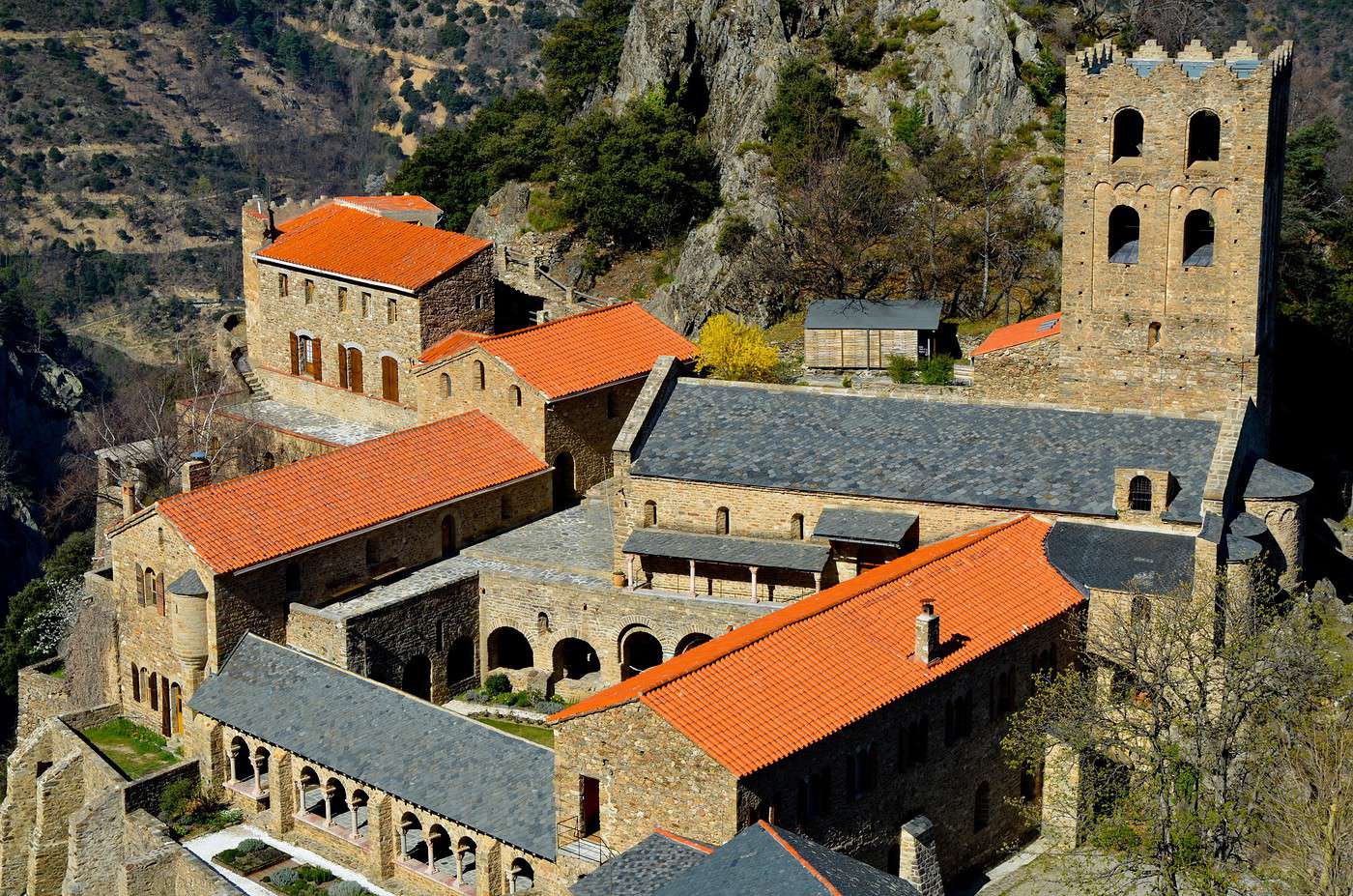 Abbaye Saint-Martin du Canigou, Pyr&eacute;n&eacute;es-Orientales, France