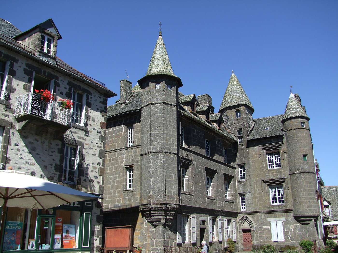 Salers (village de la France) - Guide voyage