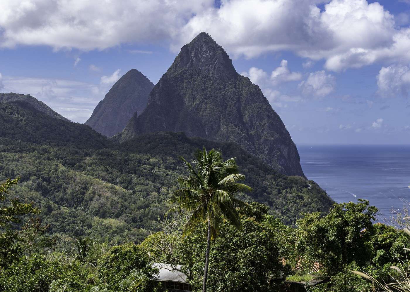 Pitons de Sainte-Lucie, Sainte-Lucie