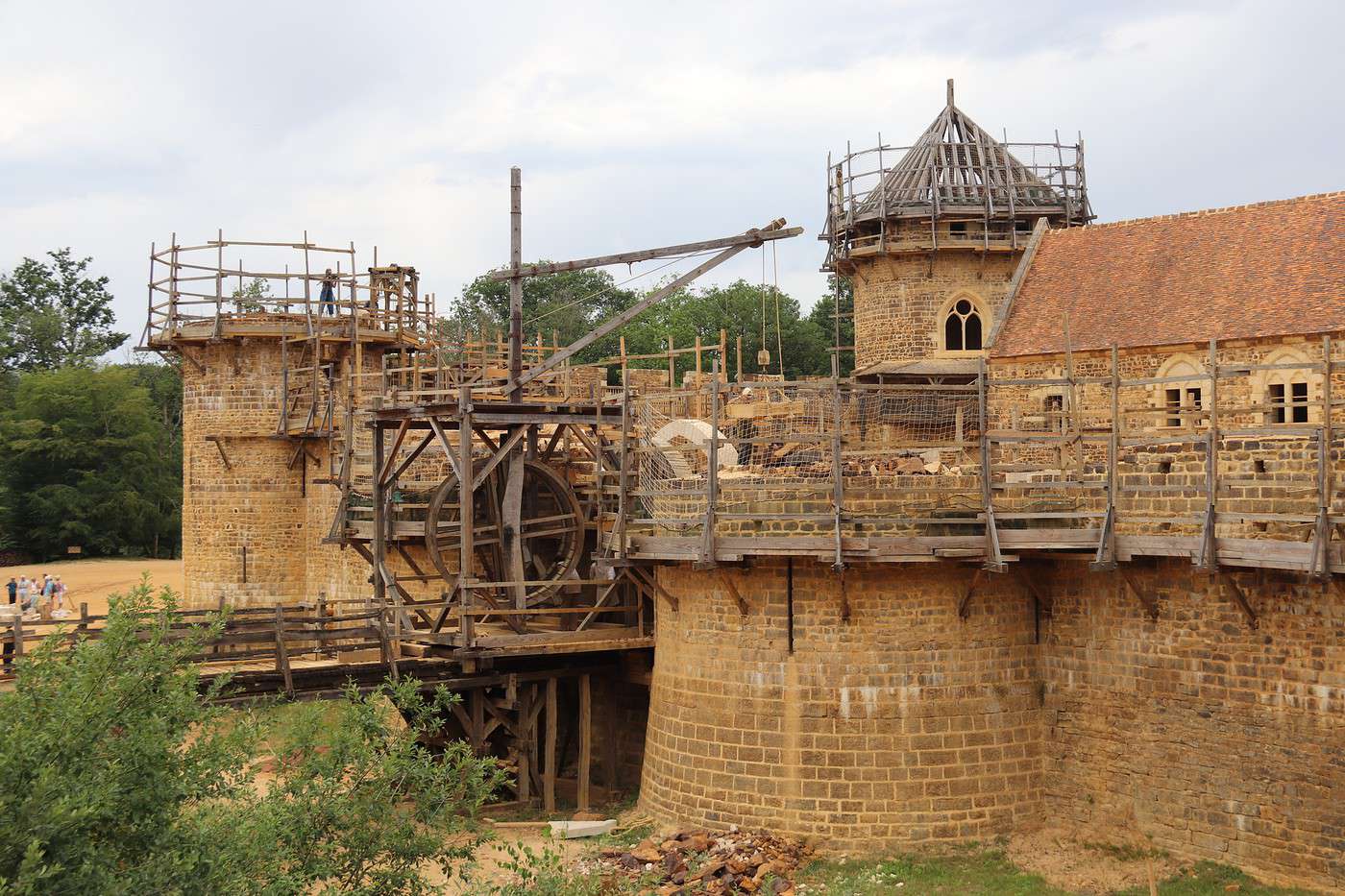 Ch&acirc;teau-chantier de Gu&eacute;delon, Yonne, France