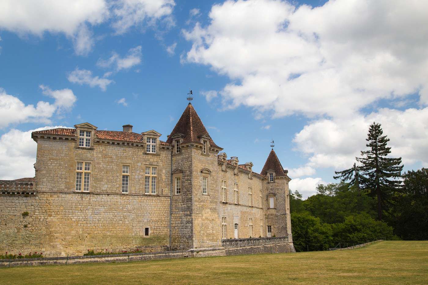 Château de Cazeneuve, Gironde, France