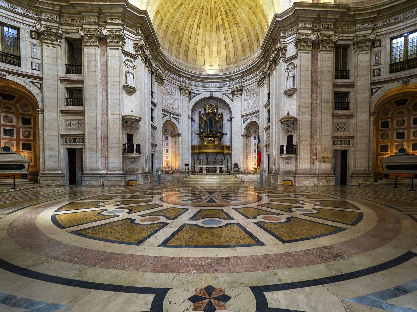 &Eacute;glise de Santa Engracia - Panth&eacute;on national, Lisbonne, Portugal