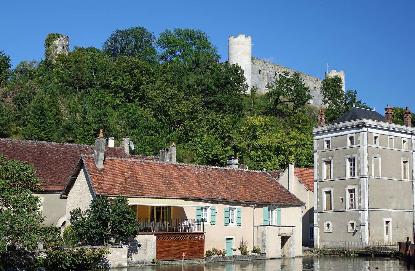 Ch&acirc;teau de Druyes, Yonne, France