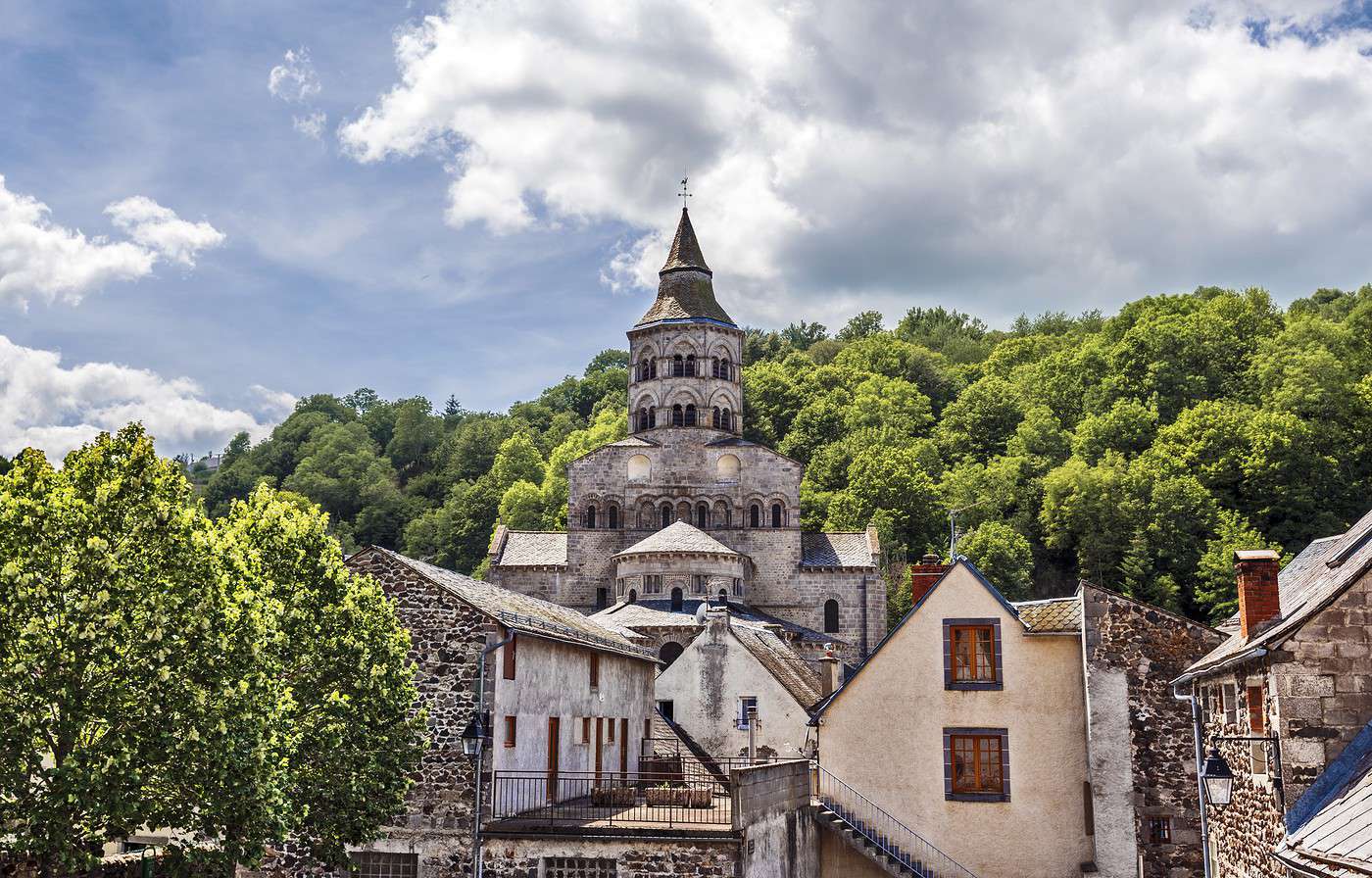 Basilique d'Orcival, Puy-de-D&ocirc;me, France