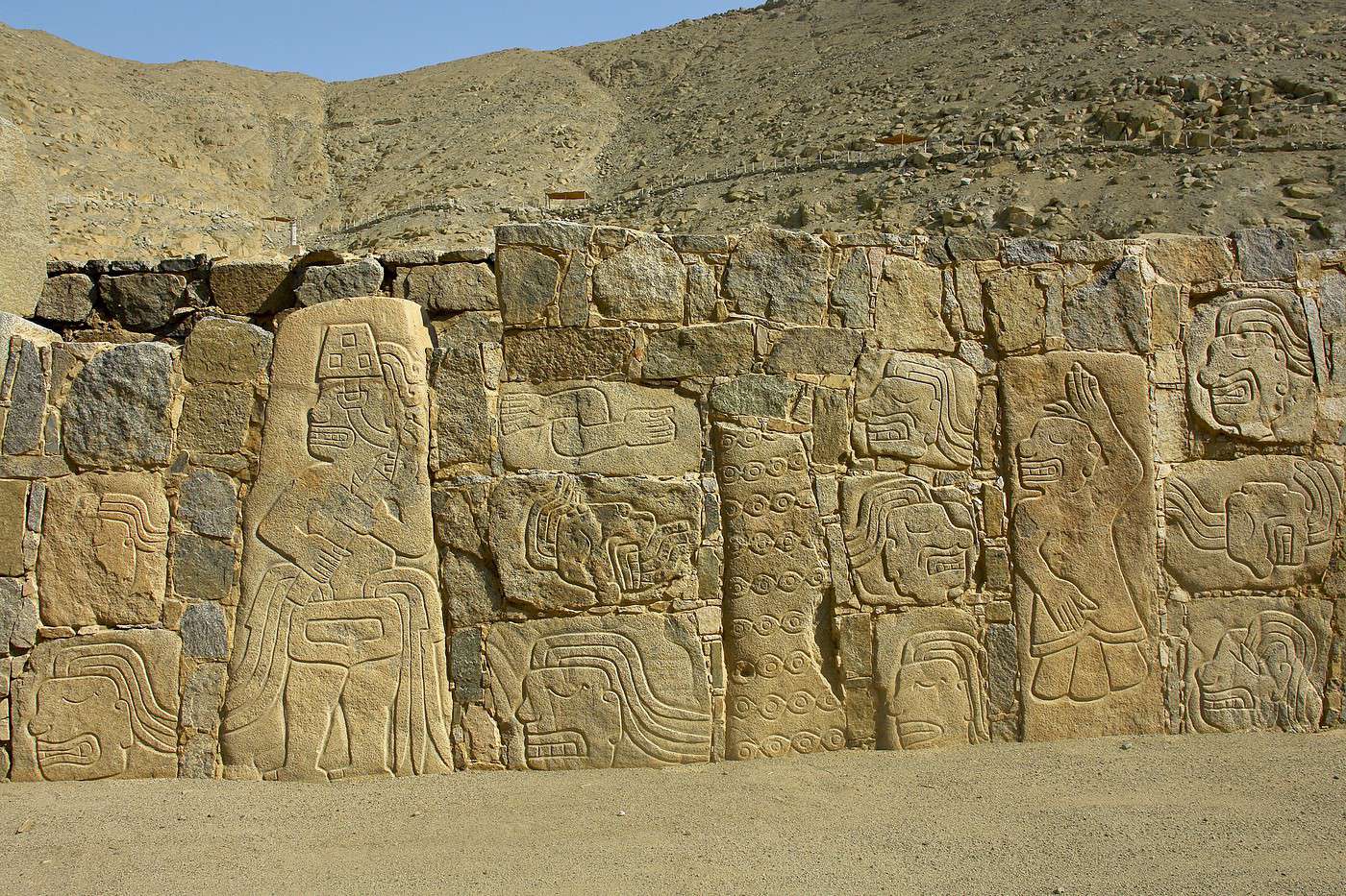 Cerro Sechin (site archéologique du Pérou) - Guide voyage