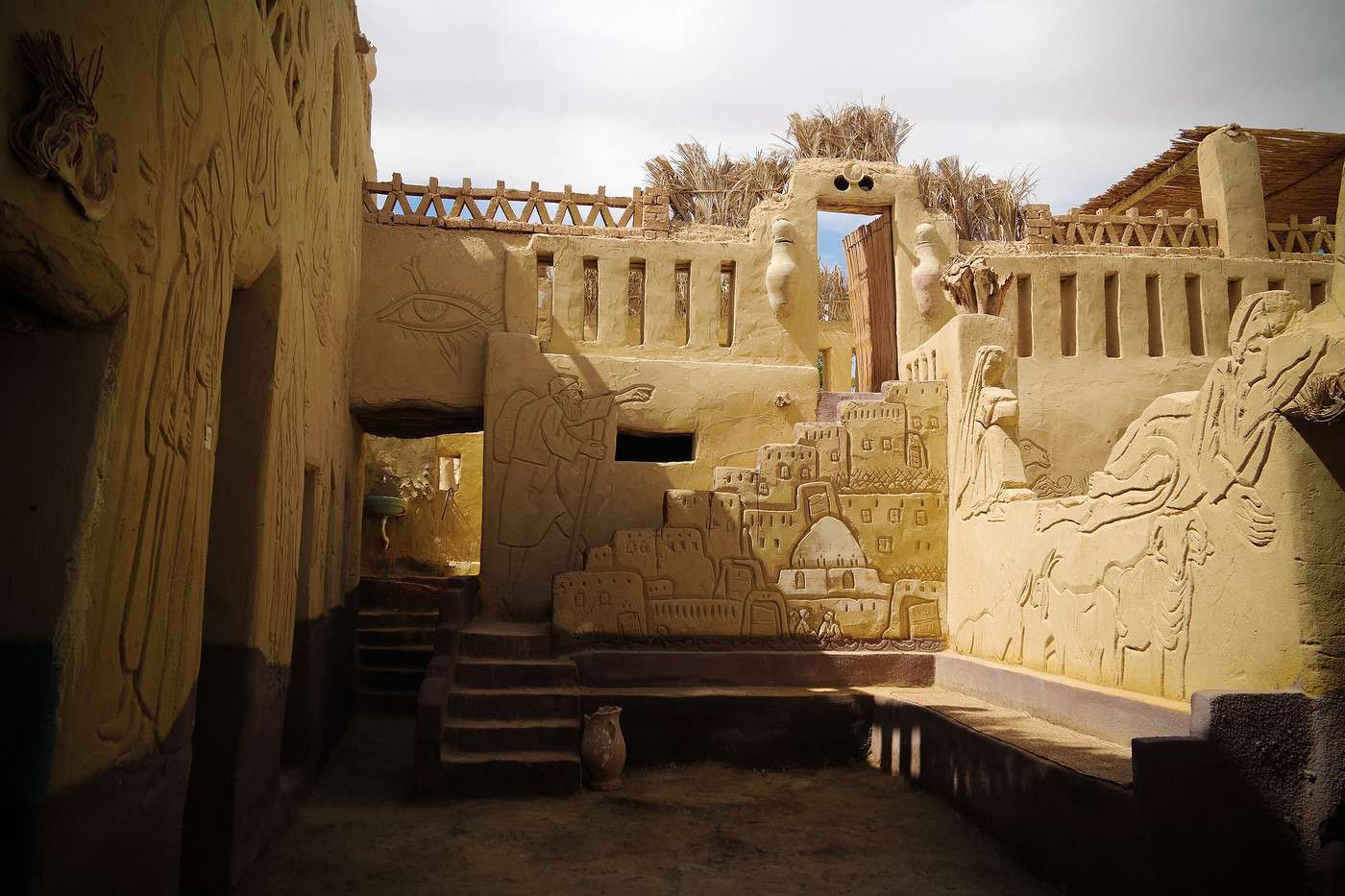 The interior of Badr Museum and house, Farafra, &Eacute;gypte