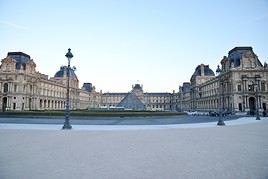 Palais et Pyramide du Louvre, Paris, France