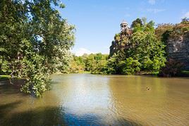 Parc des Buttes-Chaumont, Paris, France