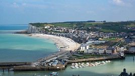 Mers-les-Bains vu du Tréport, Somme, France