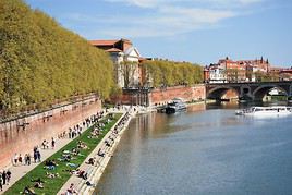 Quai de la Daurade, Toulouse, France