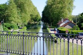 Canal du Nivernais, Ni&egrave;vre, France