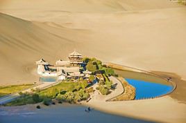 Mingyue Pavilion, Dunhuang, Chine