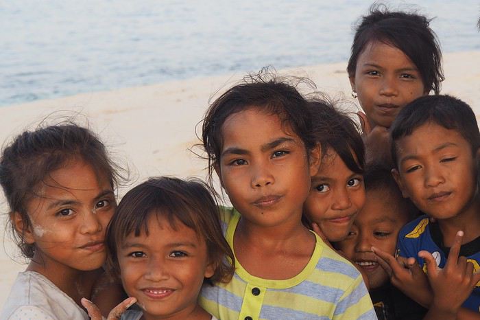 Voyage aux îles Moluques Indonésie : Ambon, Banda, Tidore, Morotai 1539718662-QLQOnCAz5uUl1oG