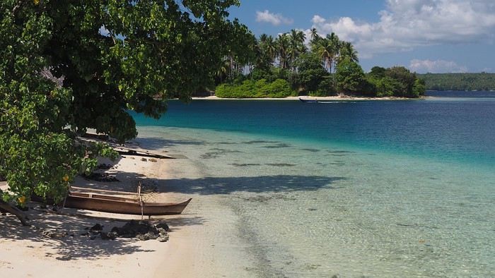 Voyage aux îles Moluques Indonésie : Ambon, Banda, Tidore, Morotai 1540051611-CVszI0VOic69CkZ