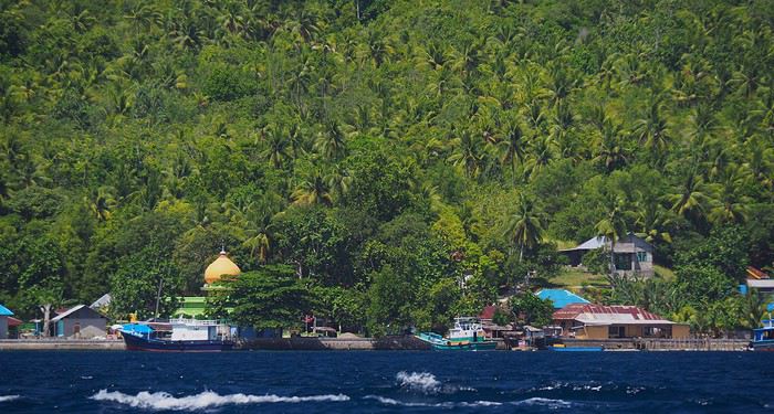 Voyage aux îles Moluques Indonésie : Ambon, Banda, Tidore, Morotai 1540649178-UkEtSoi6zFAOOre